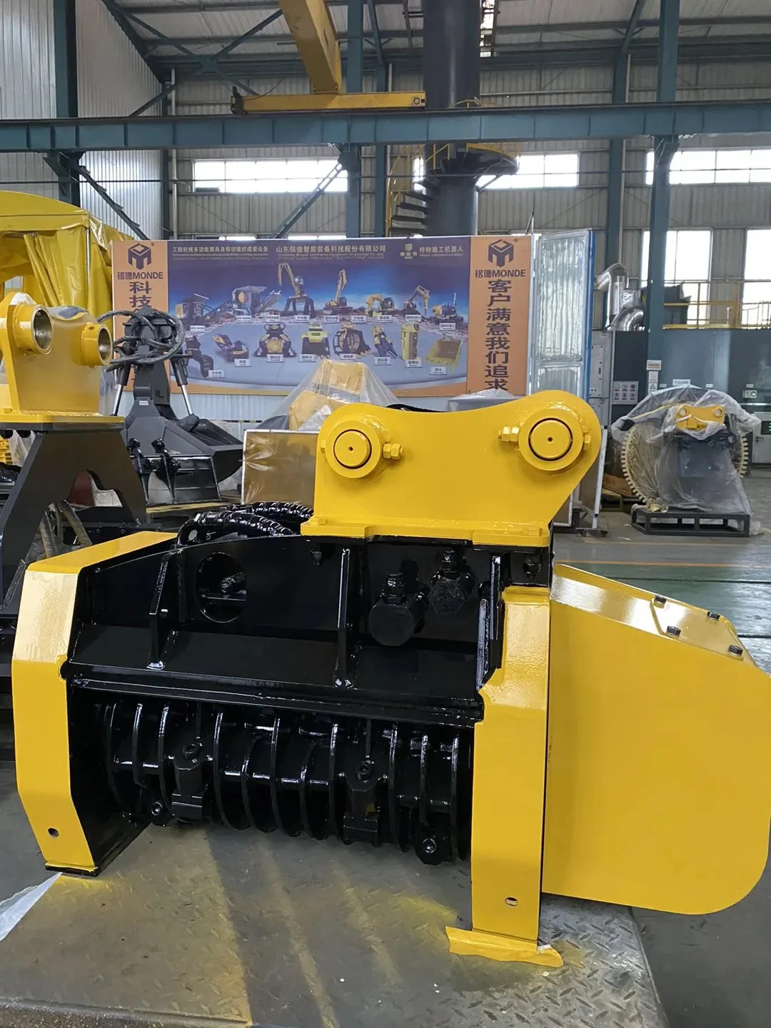 MONDE – machine forestière, pelle à trémie forestière, broyeur de bois, à vendre