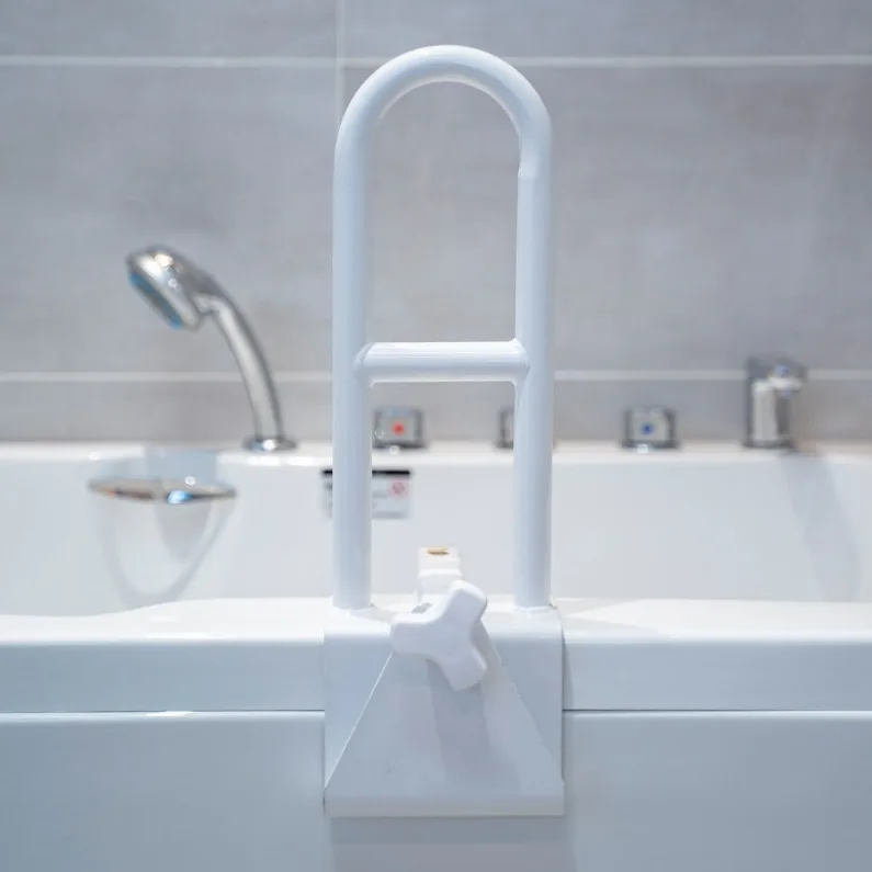 

Вращающееся сиденье для душа в ванной, противоскользящая усиленная подставка для ванны, крепление на ванну для пожилых и людей с ограниченными возможностями для безопасного душа