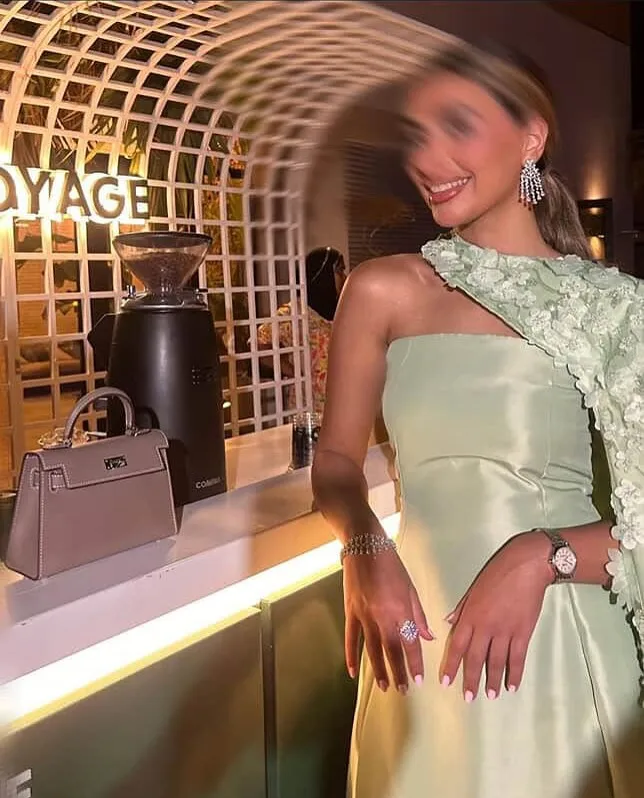 Meetlove Personalizzato Piano Lunghezza Raso Fiori 3D Scialle Una linea Senza maniche Abiti da ballo monospalla Foe Women Party 2025