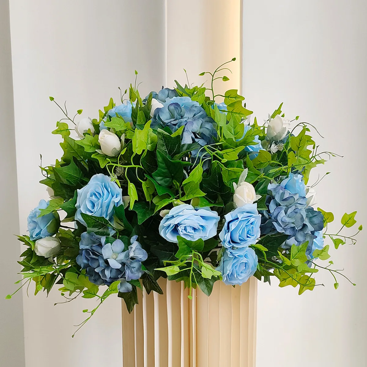 

Hydrangea rose ball Western wedding table decoration window exhibition hall arrangement flower ball silk flower