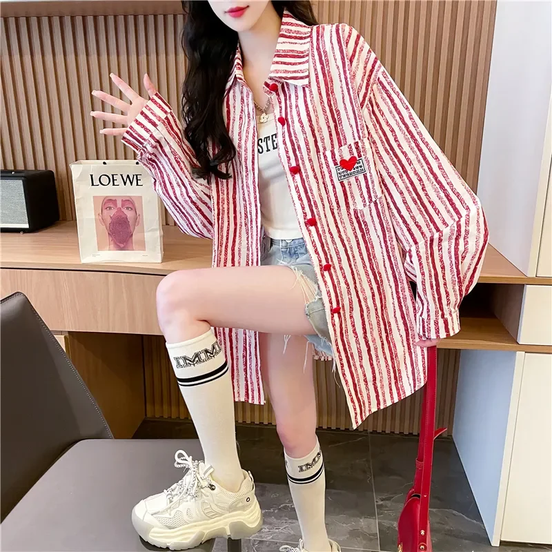 Printemps automne mi-long rayure chemise manteau femmes 2026 nouvelle mode lâche loisirs crème solaire chemise bouton amour motif Blouse femme
