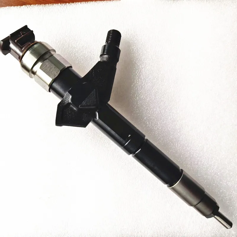 High Quality Common Rail Injector OEM 095000-6250 095000-6253 16600-EB70A 16600-EB70D 16600EB70A 16600EB70D