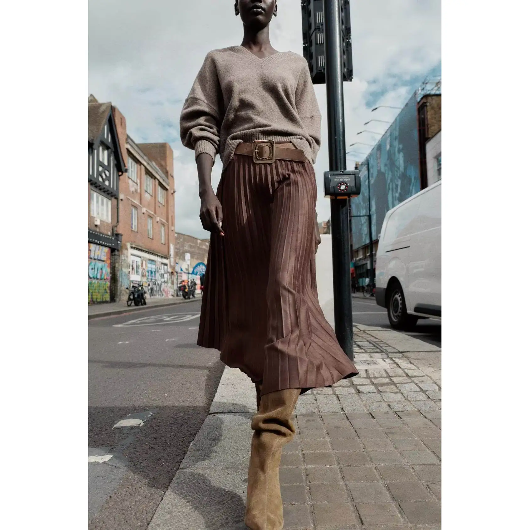 

Faionable Retro Velvet Effect Pleated Midi Skirt with Belt ZAAR Design Casual High Waist A-Line Skirt for Ladies Girls