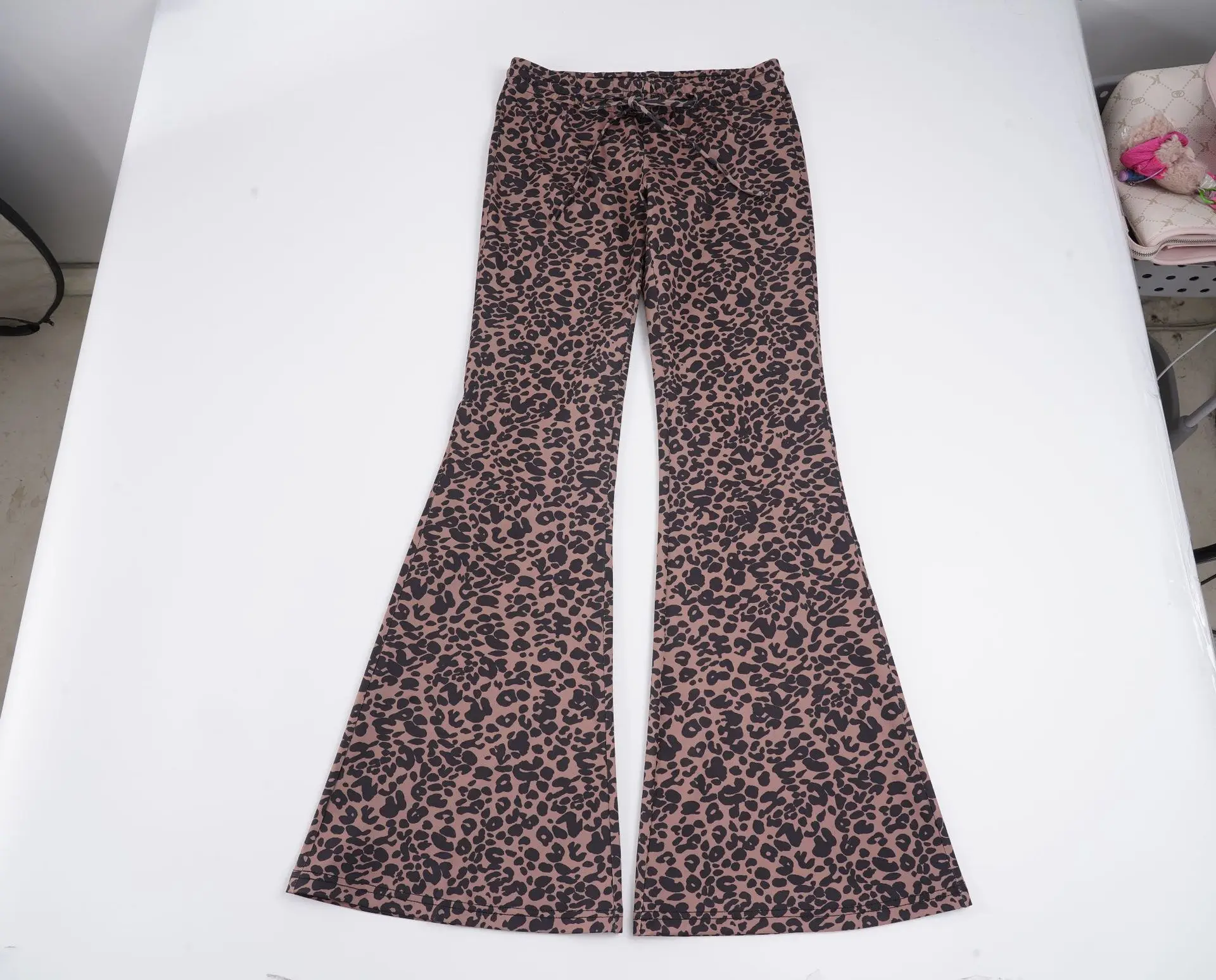 مثير ليوبارد طباعة منخفضة الخصر الدانتيل متابعة متوهج السراويل شخصية أزياء الورك ملفوفة عارضة السراويل