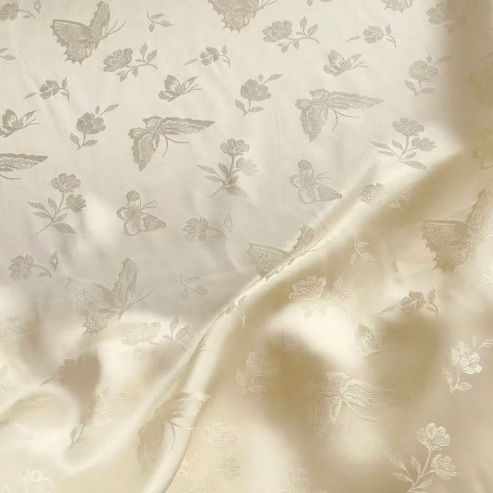 تصميم الفراشة الملكية، طراز أنيق، مادة ملمس ناعمة ومريحة، قماش جاكار حريري للنساء، بيجامة من القماش اللطيف