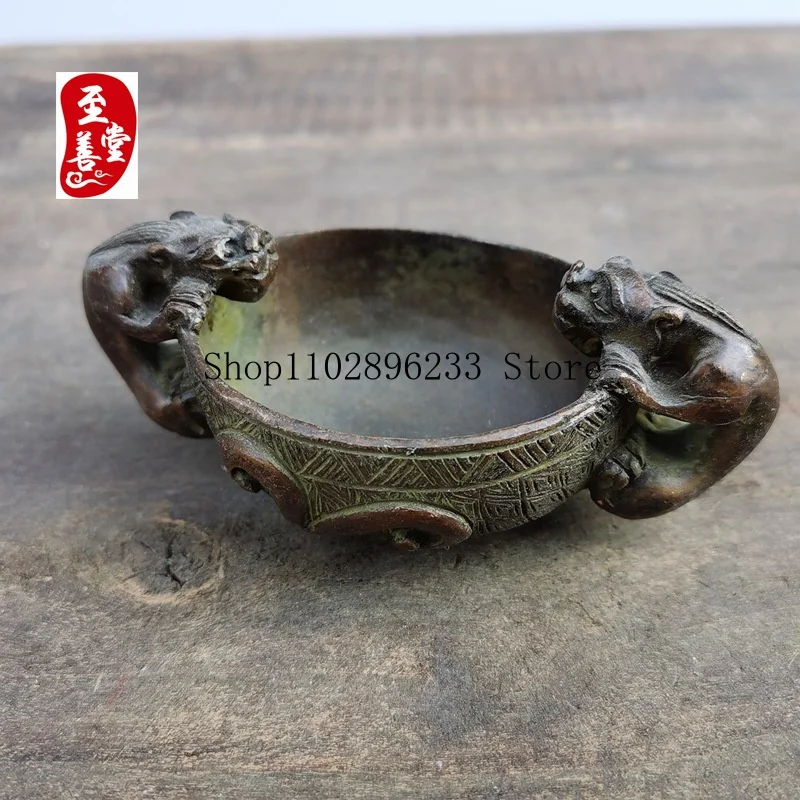 Antique-style decorative pieces for the living room, featuring a double-dragon ear cup design, made of imitation alloy copper wi