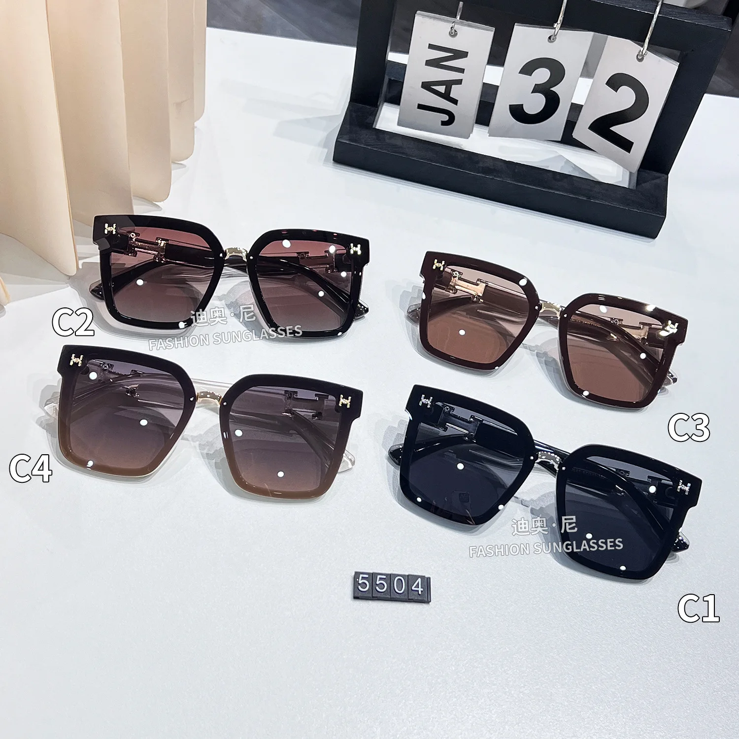 

2025 New Sunglasses High Definition Polarized Fashion Light Luxury High-end Sunglasses Two-color Legs High Sense Glasses