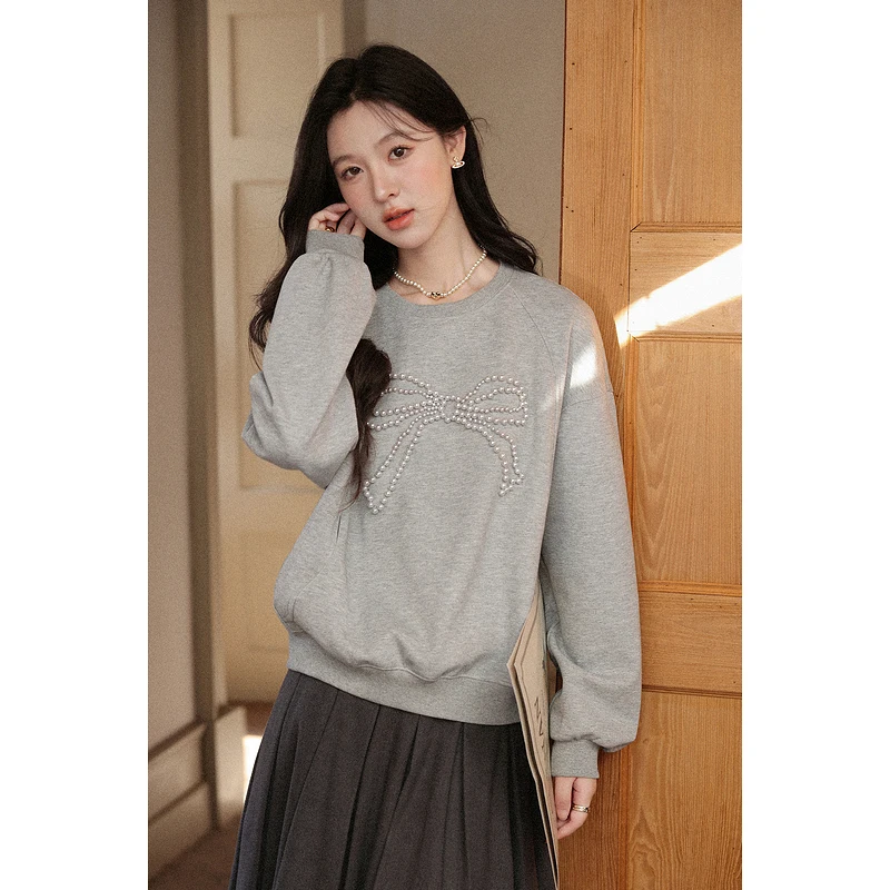 

ALXNAN Gray Bow Beaded Sweatshirt Women Round Neck Loose-fit Drop Shoulder Sleeve Sweatshirts 2025 Cotton Long Sleeve Top L57626