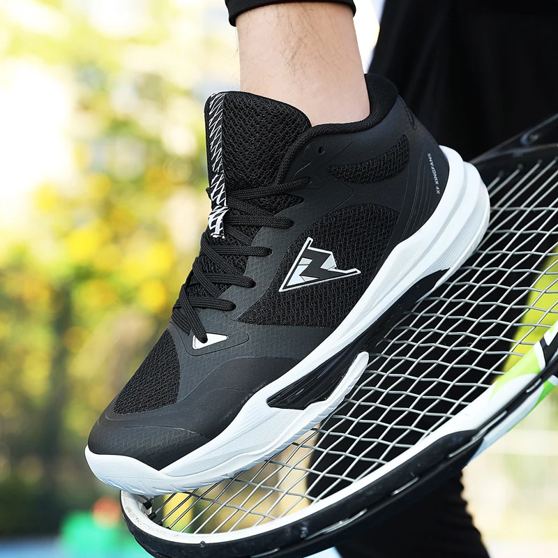 

Men's High Quality Plus Size Casual Sneakers Four Seasons Soft Sole Outdoor Breathable Running Shoes Students Light Sports Shoes