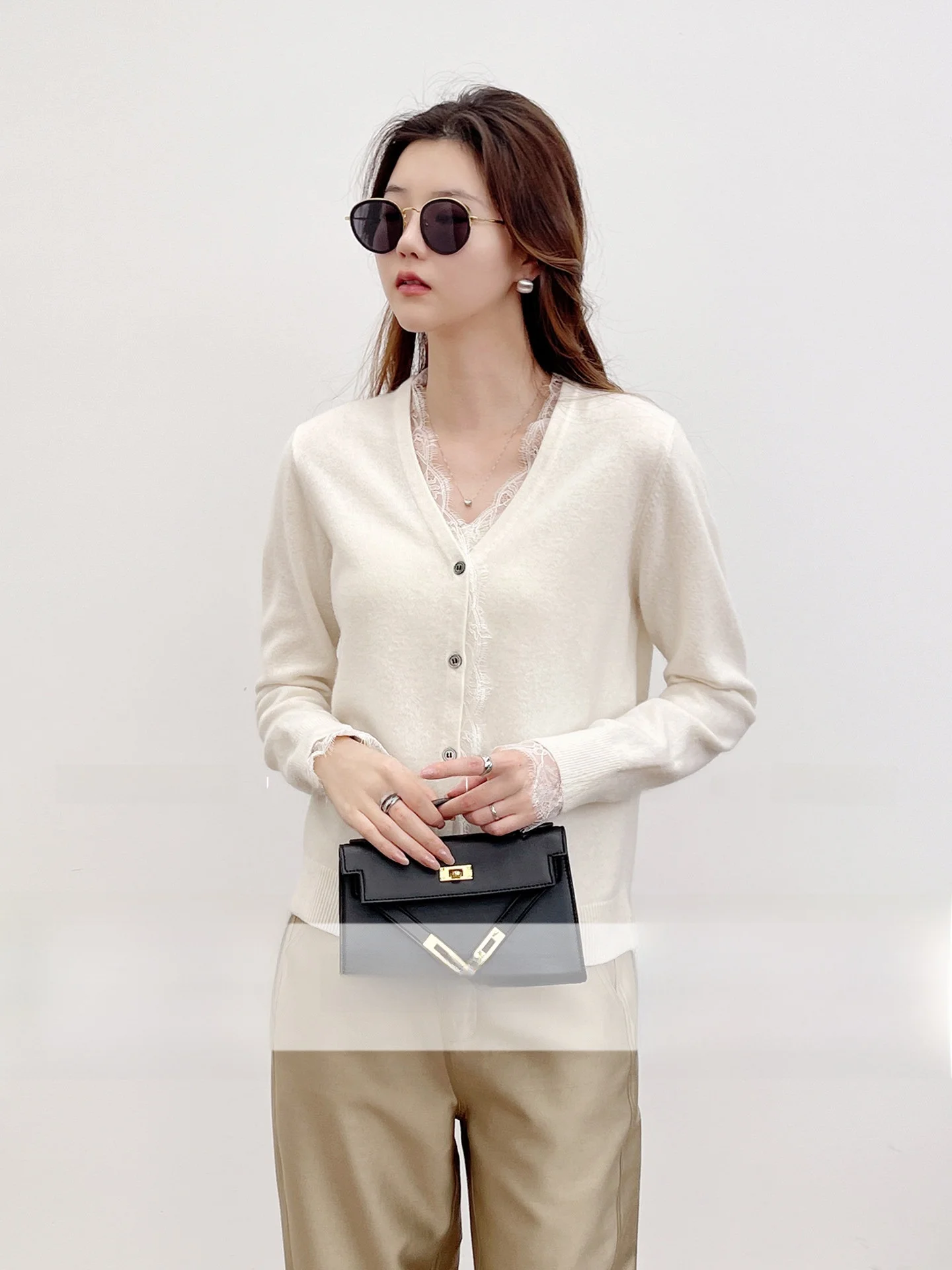 

Корейский высококачественный вязаный кардиган с V-образным вырезом, кружевной отделкой и пэчворком, из мягкой шерстяной смеси, с длинными рукавами, новинка для женщин