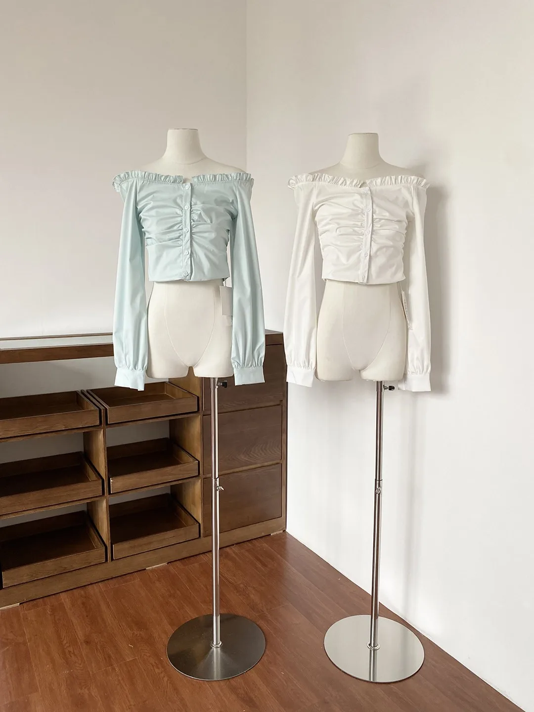 

Gentle Wind One-Shoulder Long Sleeve Women's Shirt Spring Summer New Waist-Cinching Lace Trim Design Anti-aging Top