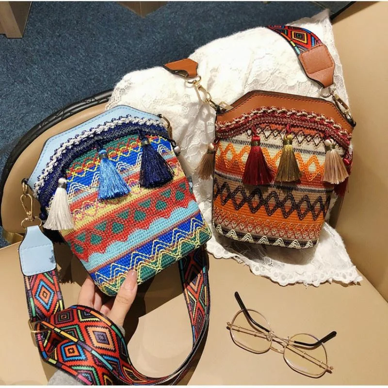 Ethnic Style Woven Tassel Bucket Bag New Bohemian One-shoulder Messenger Bag Crossbody Bags for Women