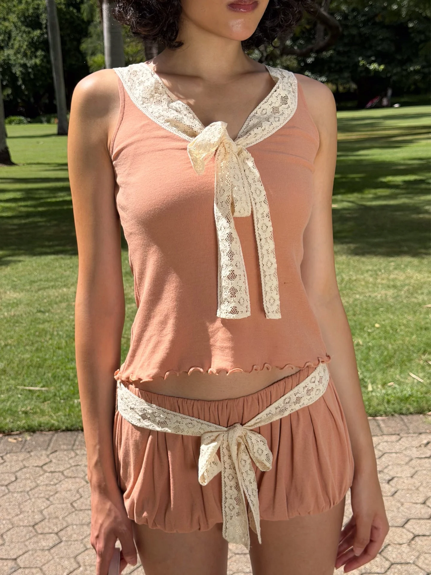 

Женский летний топ из чистого хлопка с кружевным V-образным вырезом и узлом, без рукавов, повседневный, удобный, дышащий