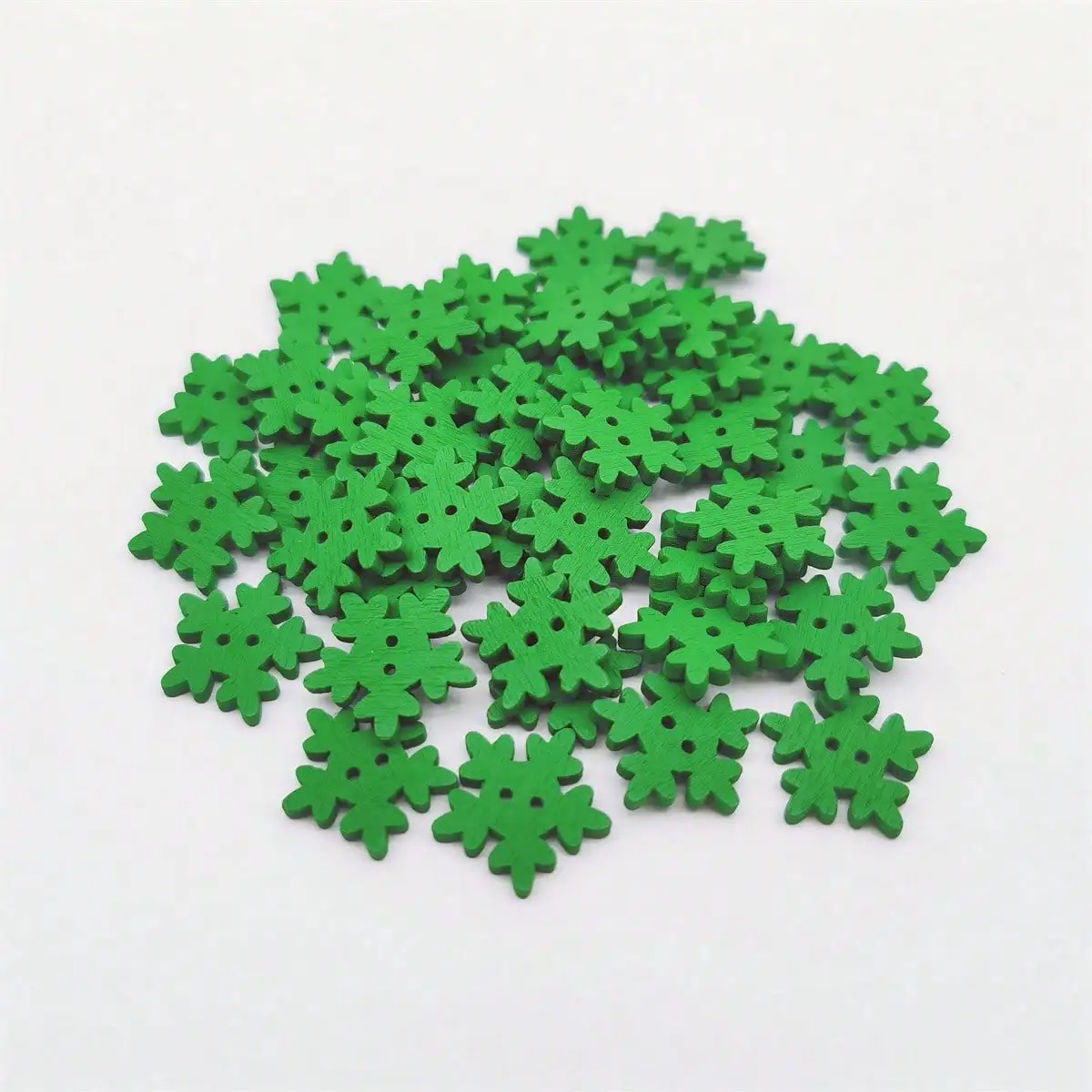 50pcs 18mm Wood Christmas Snowflake Buttons Embellishments Cardmaking DIY Winter Craft Christmas Xmas 2 Holes Sewing Accessories