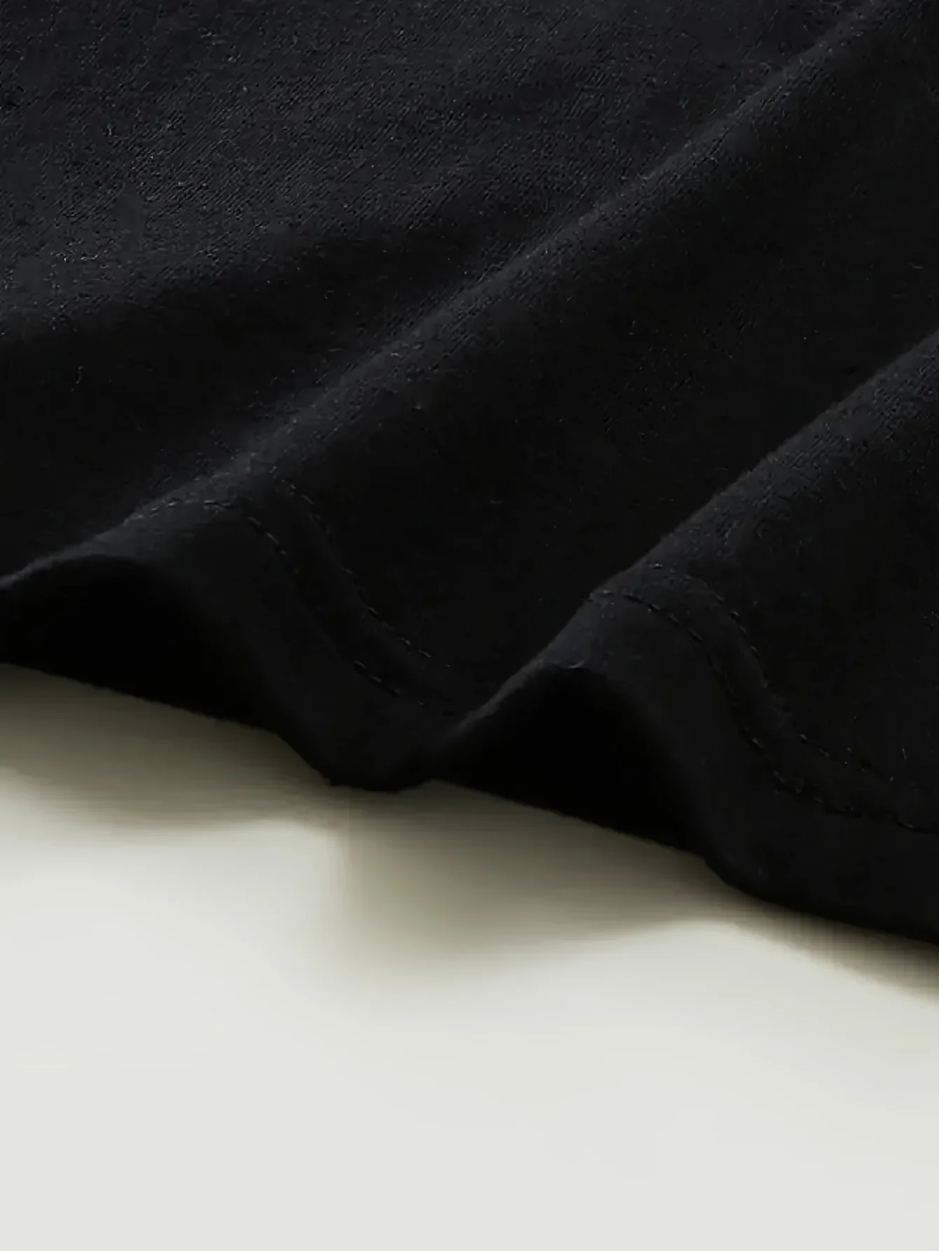 Einfaches, kurzärmliges T-Shirt mit Bärenmuster, lässiger und vielseitiger Stil, geeignet für den täglichen Gebrauch und Ausflüge von Frauen