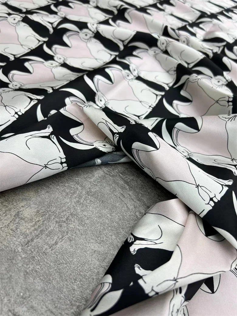 High Quality New White Rabbit Printed Mulberry Silk Fabric Early Spring Shirt Dress Clothing Custom Fabric Designer Fabrics