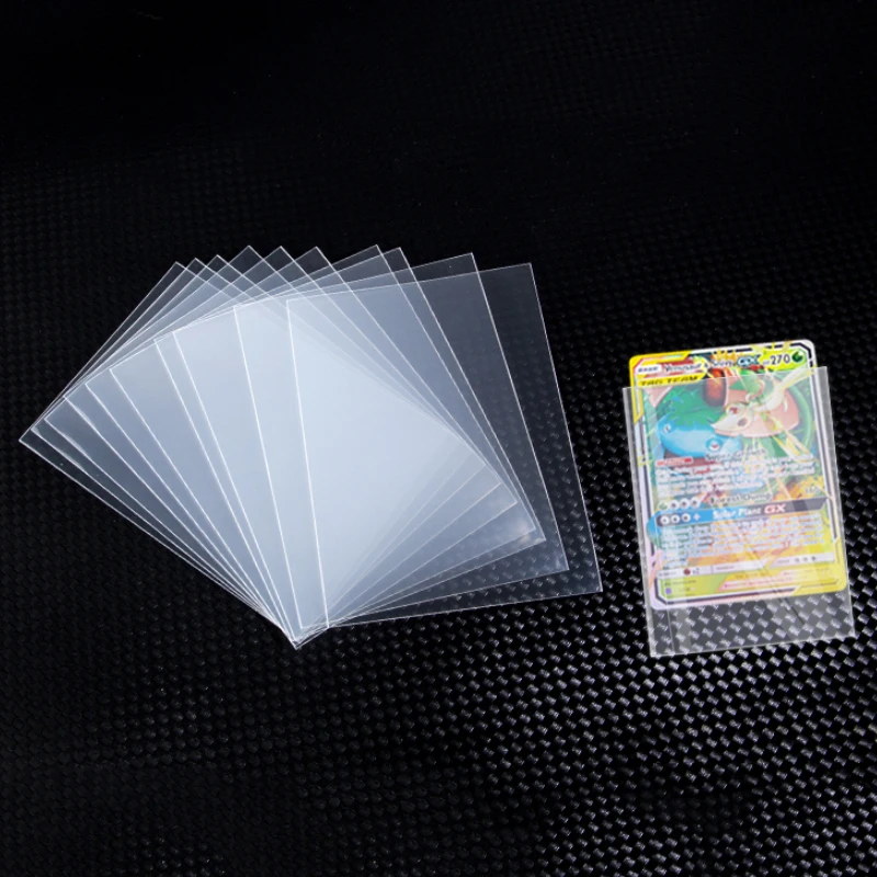 50/100 pezzi Set copertura trasparente per carte da gioco supporto trasparente per custodia protettiva per carte Pokemon gioco da tavolo ID carte