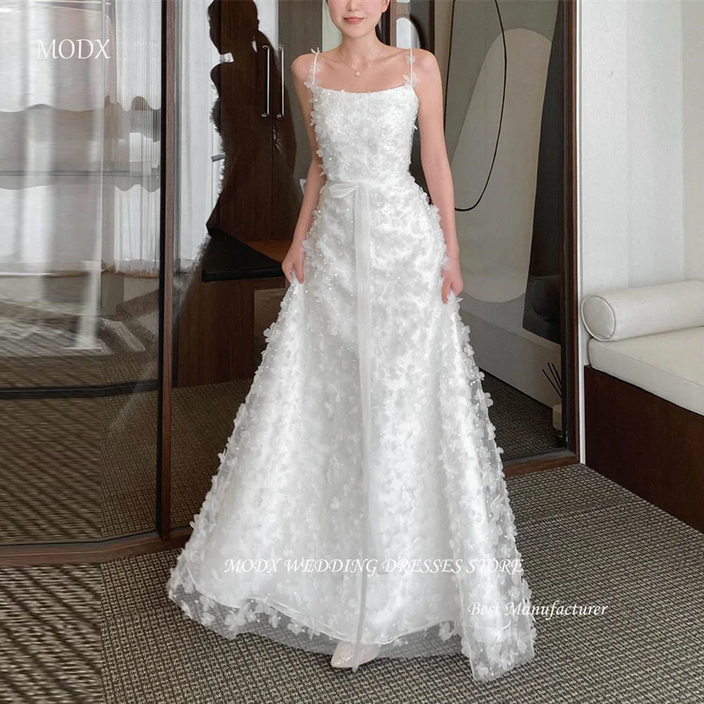 

MODX Exquiste Lace Flowers Glitter A Line Wedding Dresses Korea Photo shoot Spaghetti Straps Shiny Bridal Gowns Corset Back