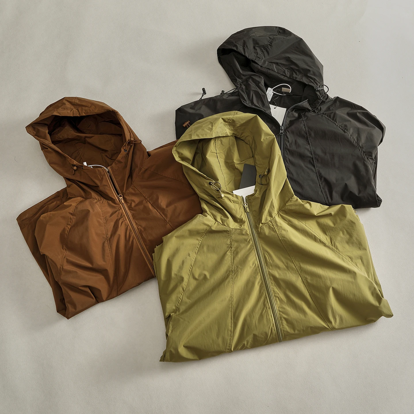 Camping Style Hooded Functional Jacket Lightweight Tear Resistant Adjustable Hood Mesh  Commute Parka Men's Jacket