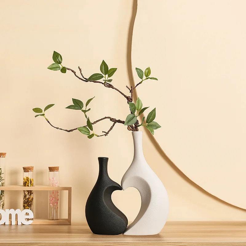 A Set Modern Heart-Shaped Ceramic Vase Solid Color Elegant Water Cultivation Vase Desktop Decor High-end Irregular Shape Vase