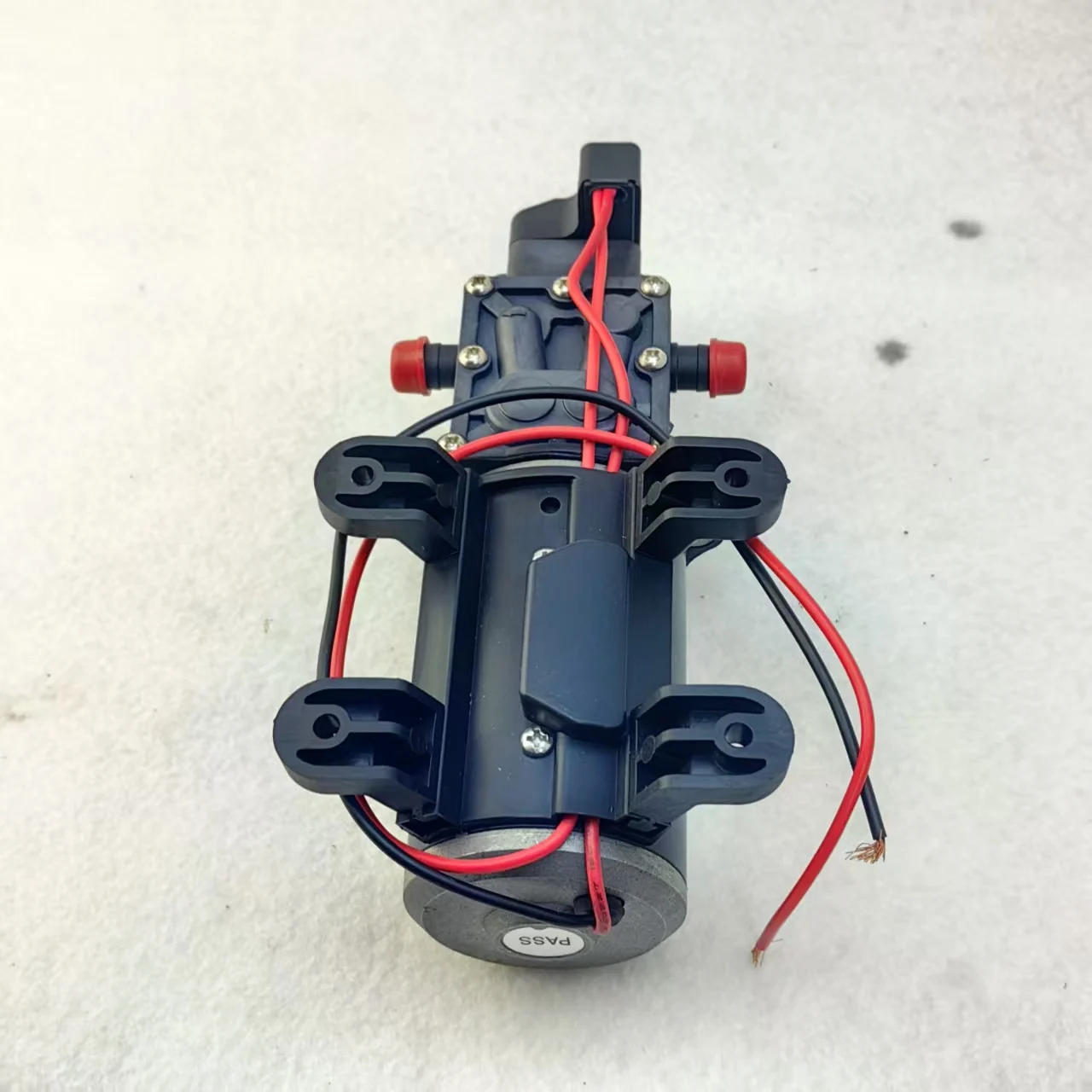 12V 100 Watt High Pressure DC Small Water Pumps 100 PSI 8 L/min Automatic Pressure Switch Diaphragm Self-Priming Pump
