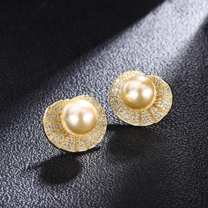 New Jewelry Inlaid with Gold Shell Beads Light Gold Earrings Shell-shaped Women's Fashion Jewelry Beads 12mm Jewelry