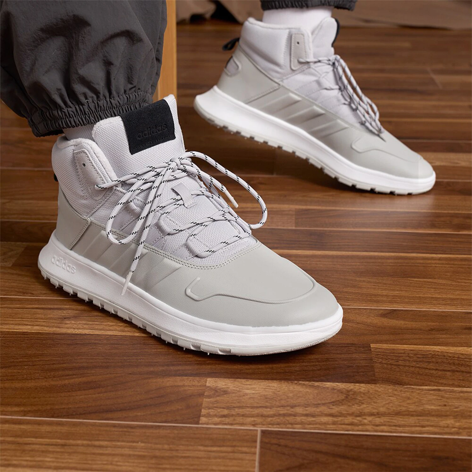 

Adidas Genuine Unisex Fleece-Lined Mid-Top Casual Shoes IF1627