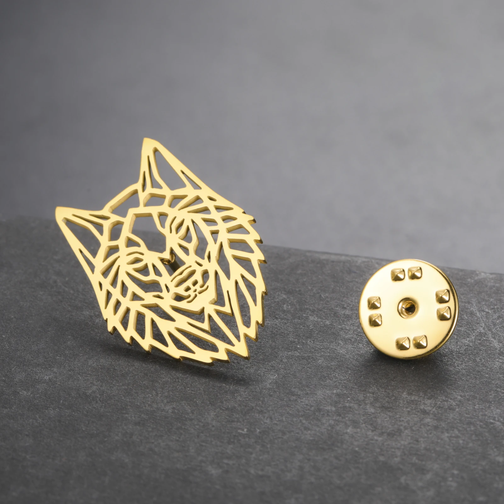 Punk Wolf Head Brooch for Men  - огляд і ціна Women Accessories Wholesale