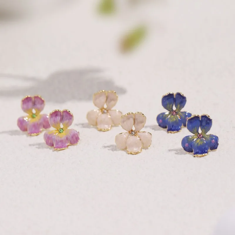 

New in Light Luxury Cute Sweet Pink Purple Enamel Stud Earrings, Gentle Fairy Style Small Iris Flower Stud Earrings for Women