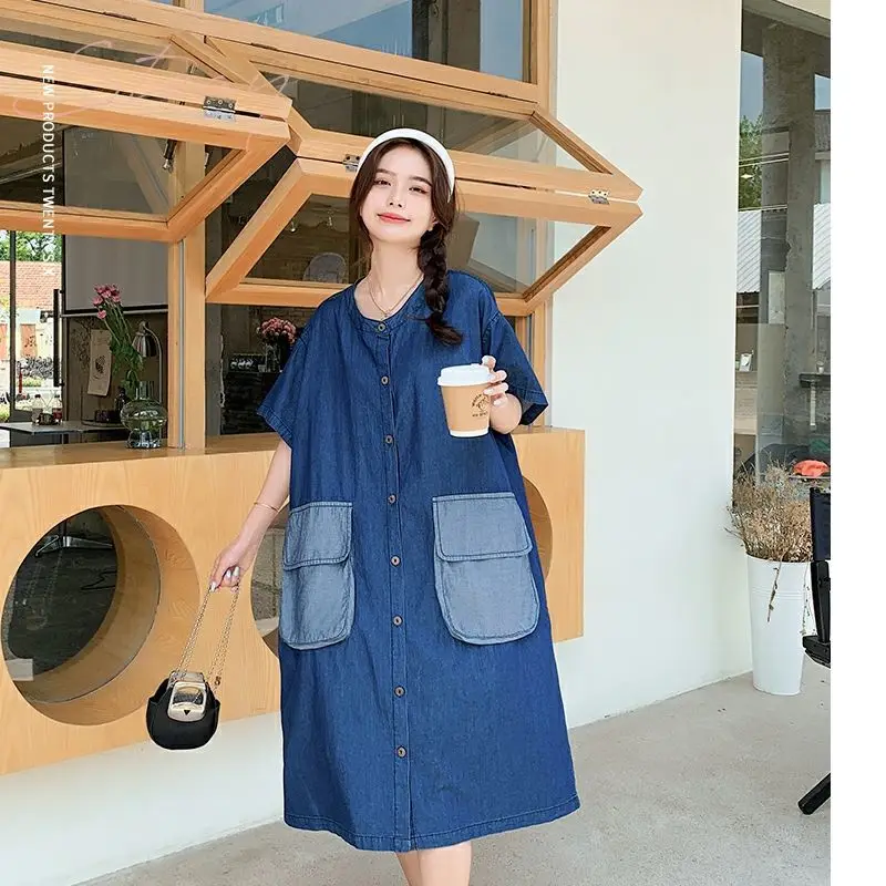 

Женское джинсовое платье с круглым вырезом, повседневное однобортное Хлопковое платье составного кроя до середины икры с короткими рукавами и карманами, P12, лето 2024