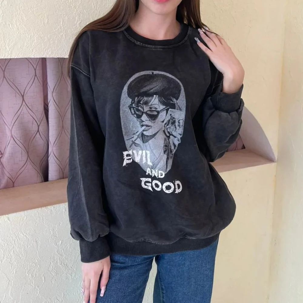 Distressed Old Black Oversize Sweatshirts Fashion Sweet Girls Punk Grunge Design Unique Poster Graphic Top Large Size Streetwear
