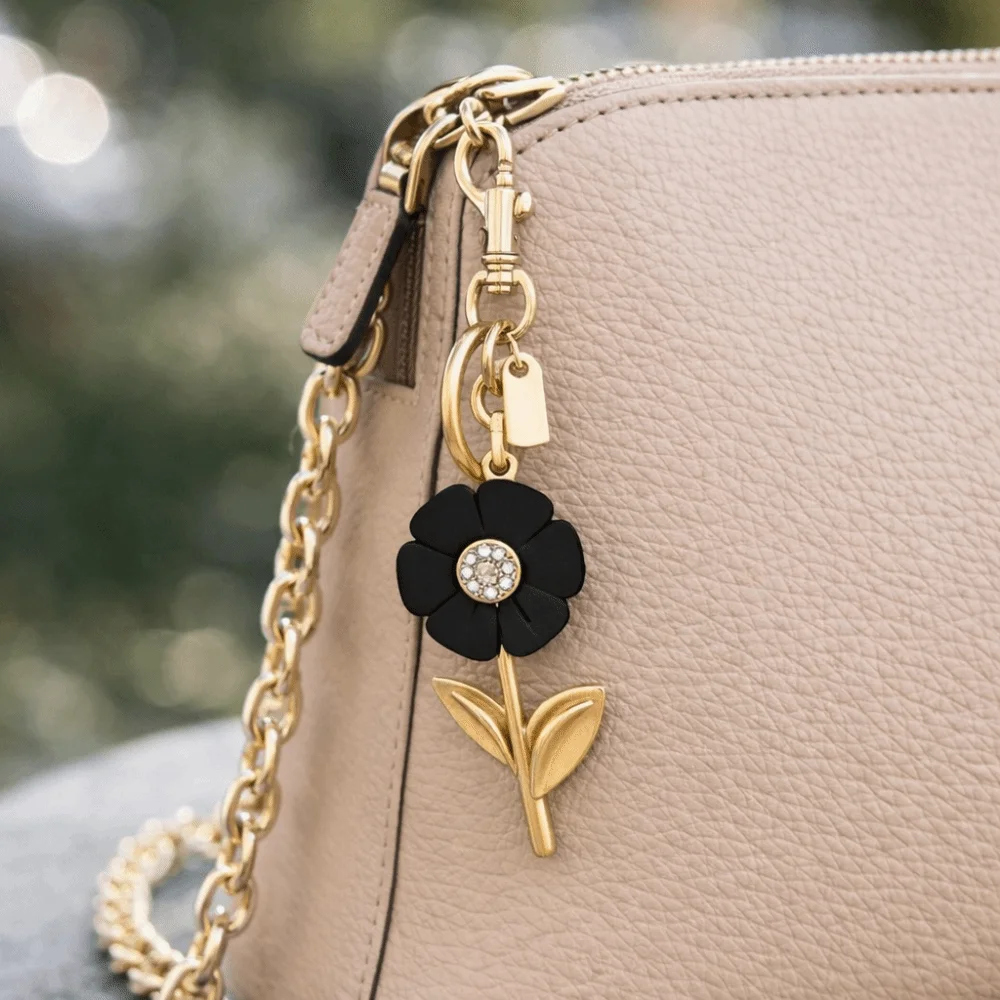 

Cute Floral Flower Bag Pendant Alloy Rhinestone Handbag Decor Backpack Decoration Gold Car Key Chain Gifts