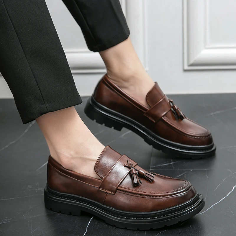 

Men tassel loafers Black Slip-On Leather Shoes Soft Anti-slip Driving Shoes Man Moccasins Social Flat Dress Formal Shoes men