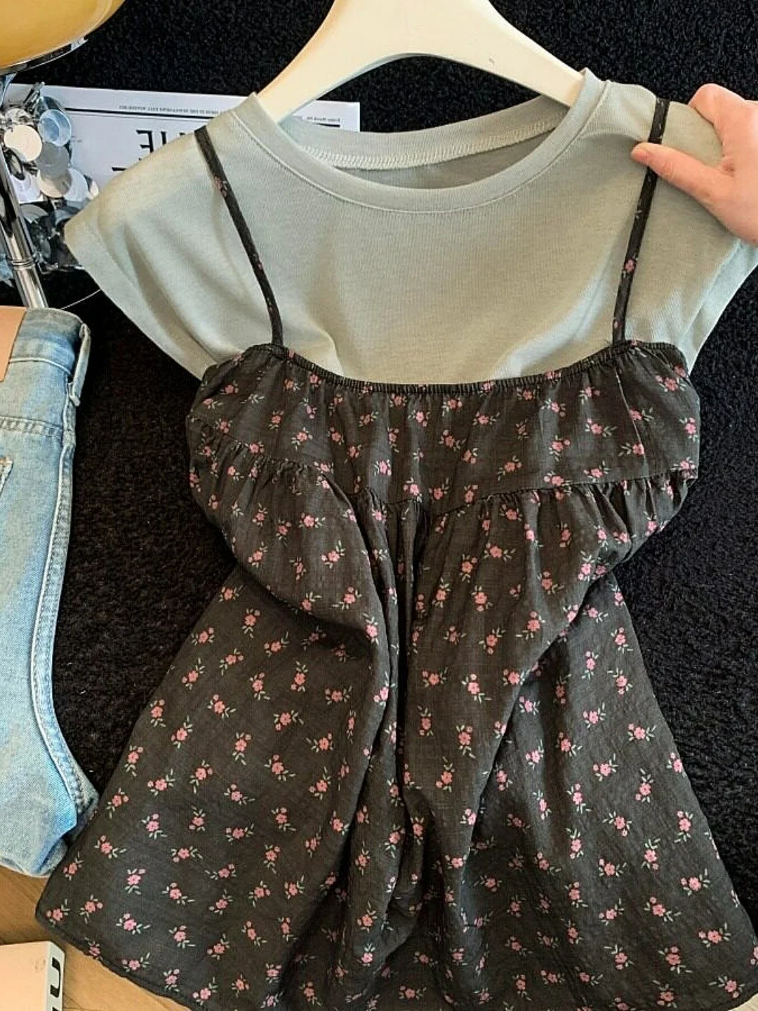 

Korean Style Floral Print Halter Vest Short Sleeve Color T-Shirt Two Piece Set Women's Fashion Retro Summer Outfit