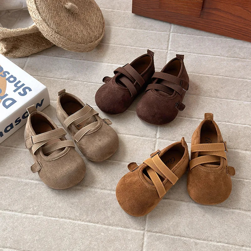 

Новинка осени 2024, детская кожаная обувь для девочек, модные нескользящие универсальные модельные туфли принцессы в корейском стиле с мягкой подошвой