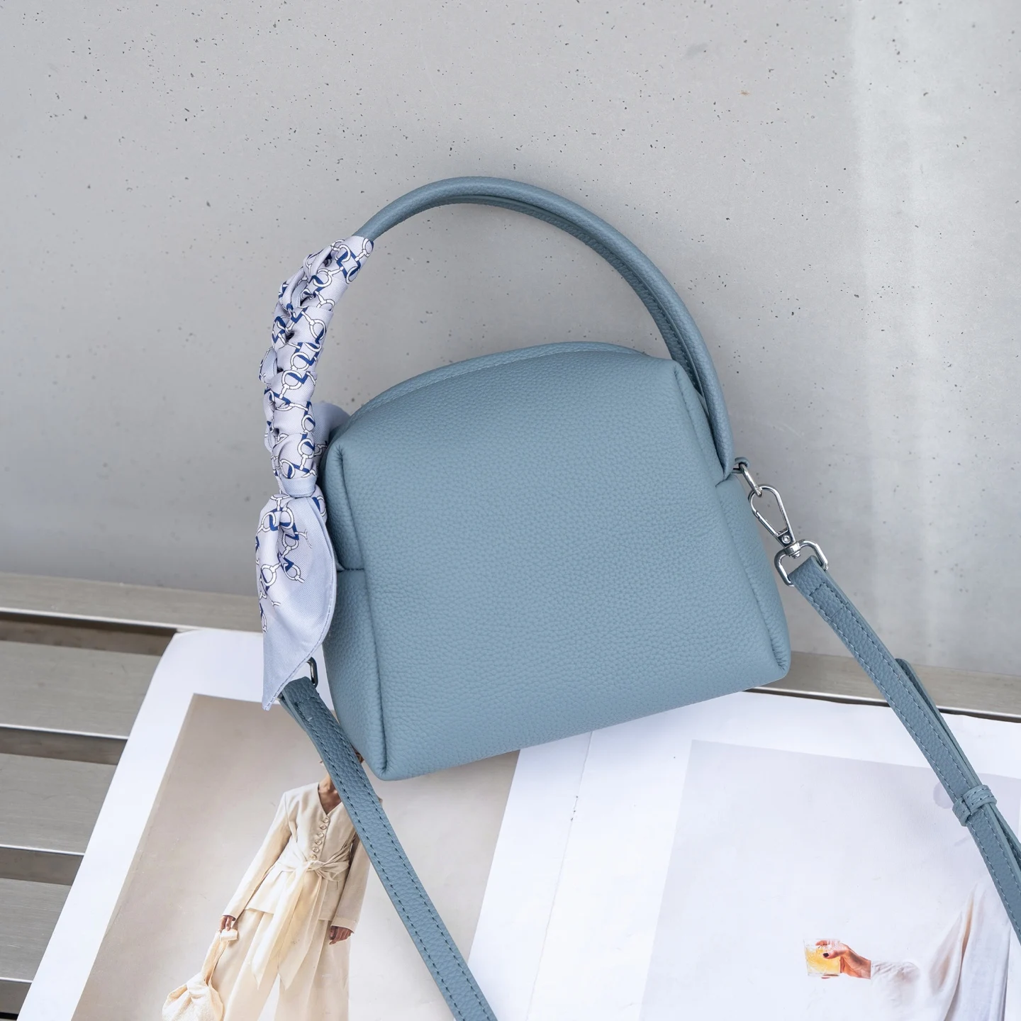 

Genuine Grade Cow Leather Fashion Women's Shoulder Crossbody Small Bag Luxury Designer Brand Female Fashion Ladies Handbag New