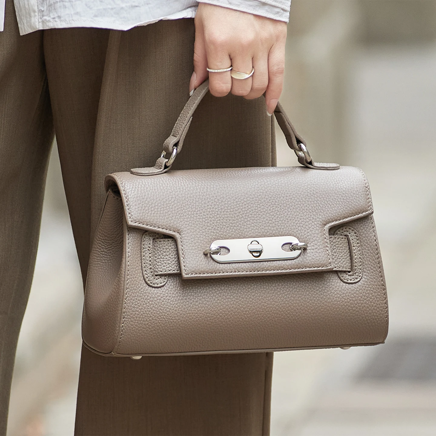 

2026 New Luxurious Women Leather Handbags ZOOLER First Cow Leather Shoulder Bag Handmade Office Girl Button Bag Girls #HY663