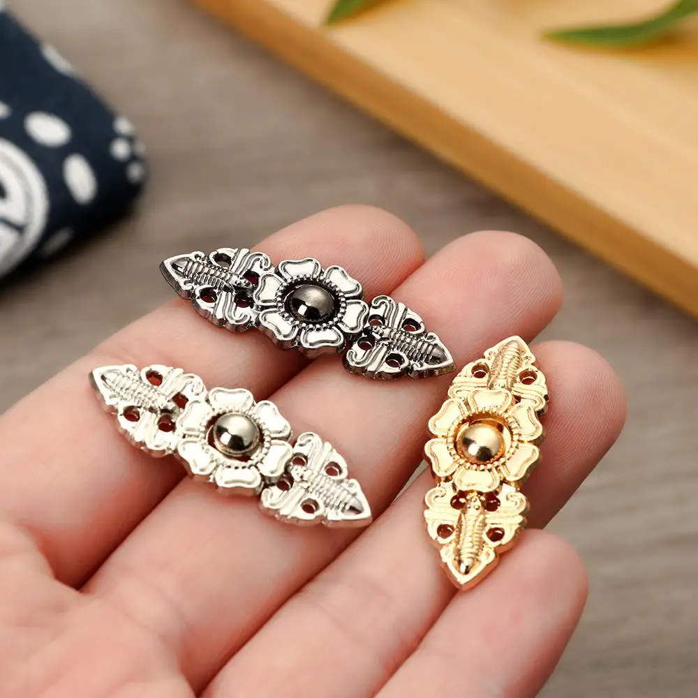 6Pcs Retro Metal Button Chinese Cheongsam Buckle Cape Cloak Clasp Sweater Cardigan Sewing Craft Scarf Clasp Connection Buckle