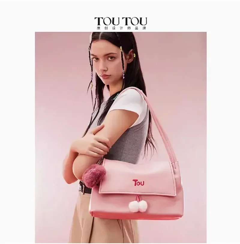 TOUTOU Tote Bag Doll Pendent Large Capacity PU Leather Handbag Soft Furry Accessory Shoulder Bags for Work and School Women Bag