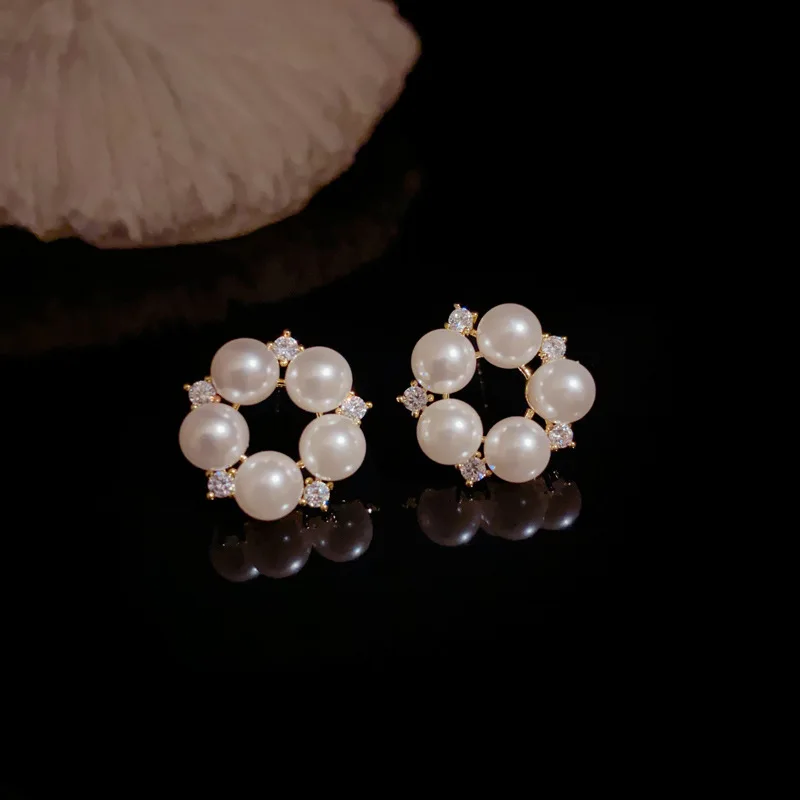 Fashion Imitation Pearl Round Circle Stud Earrings for Women Wedding Party Elegant Jewelry Micro Inlay Rhinestones Accessories