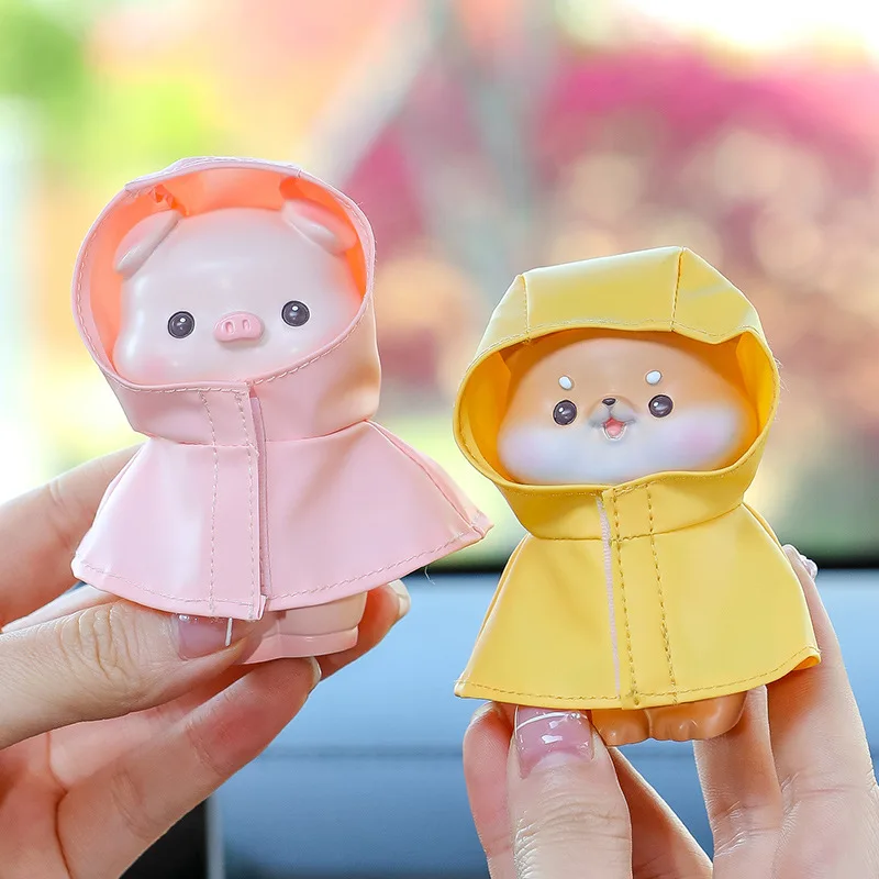 

Cute Animals Pig Wearing Rain Coat Ornament Can Take Off Cartoon Doll Creative Home Decoration Car Ornaments