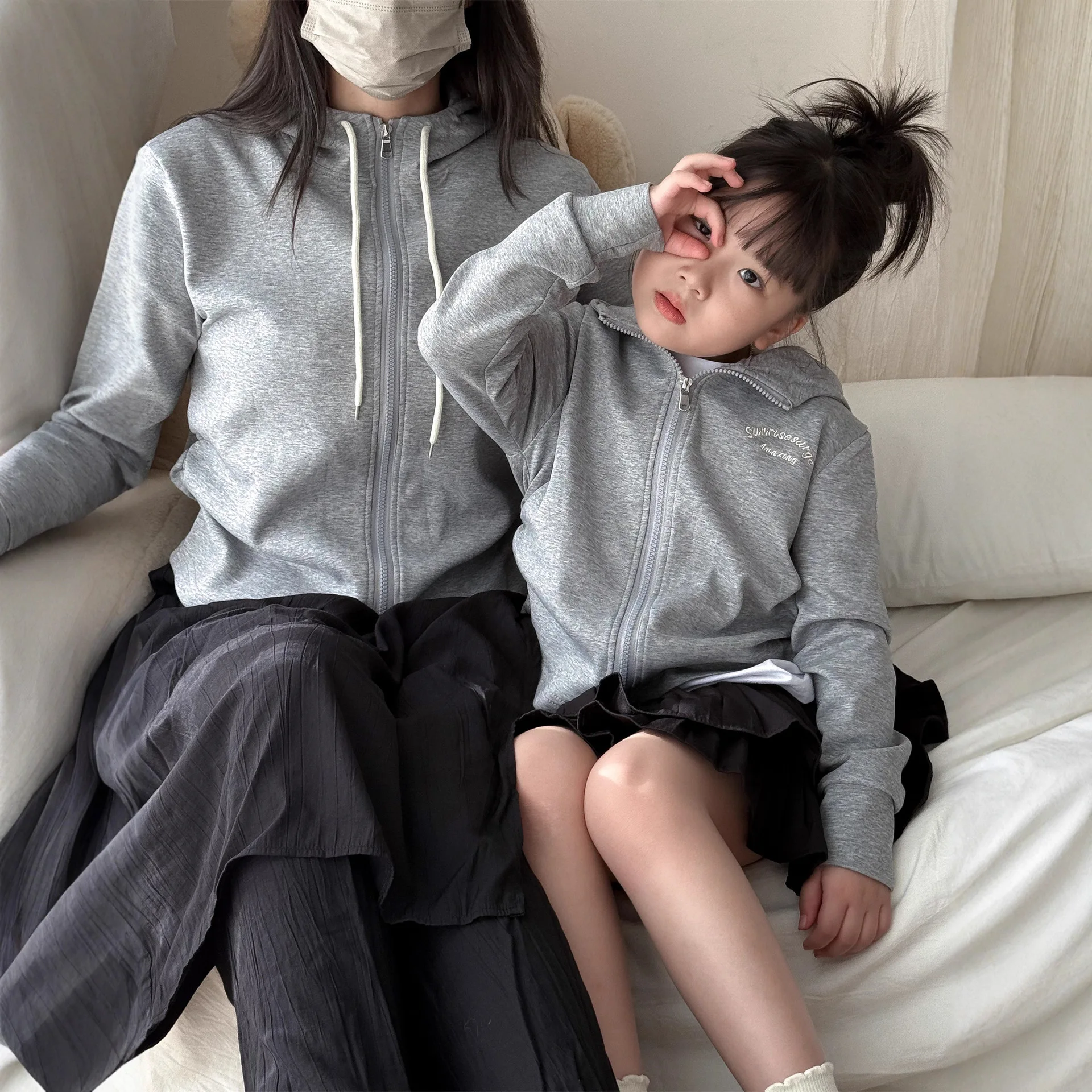 

Korean Style Kids Hooded Jacket Zipper Pullover with Print Family Matching Outfit Parents and Children Clothes Boys Girls Coat