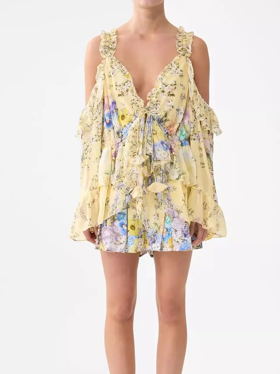 

Women's Floral Print 2-Piece Set Crystal Beaded V-Neck Off-Shoulder Flare Sleeve Silk Shirt + High Waist Linen Shorts Suit