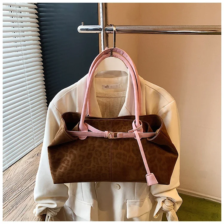 Leopard Print Sewing Thread Hasp Youth Sweet Shoulder Bags for Women 2026 Hot Sale Large Capacity Sense of Luxury Tote Bags