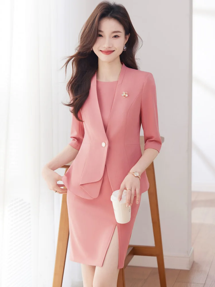 

Женский блейзер с рукавом три четверти, легкий летний фасон, элегантный образ богини, профессиональная одежда, модный и стильный.