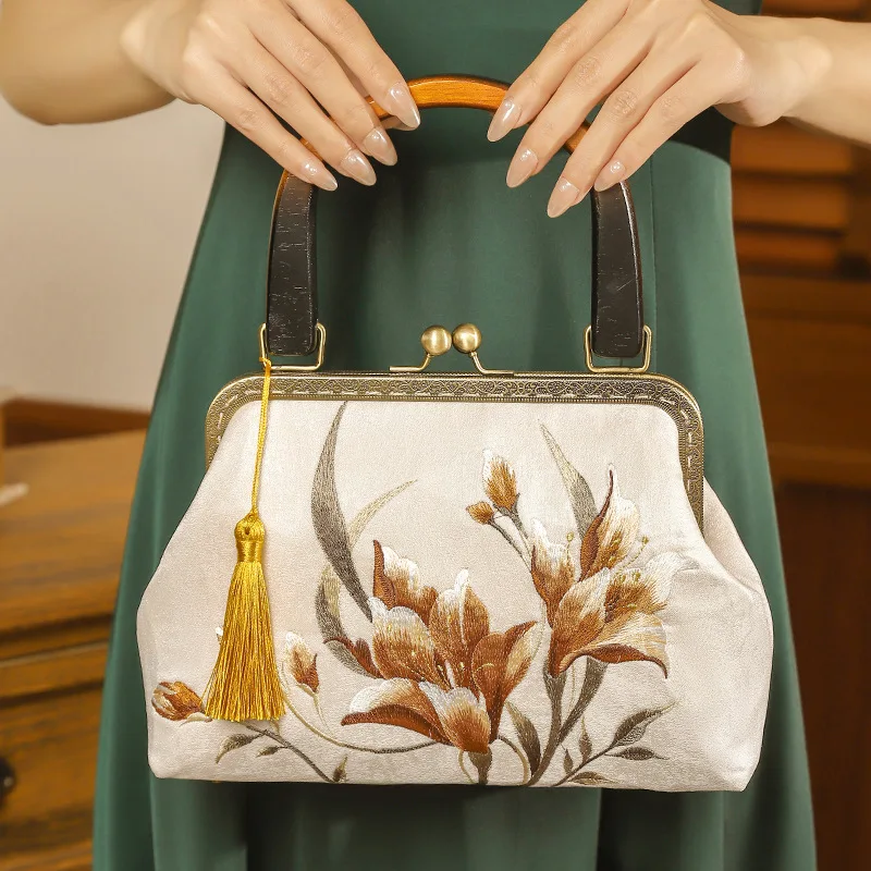 

Chinese Style Flower Embroidery Hanfu Evening Bags Fashion Handmade Wedding Party Handbags For Women Prom Clutch Shoulder Bag