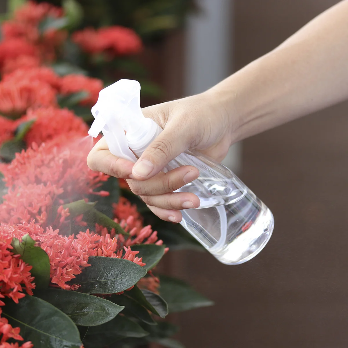 

3Pcs 200ml Safe Odorless Plastic Spray Bottle Leakproof for Garden Cleaning Beauty Home Travel Use White Spray Bottles