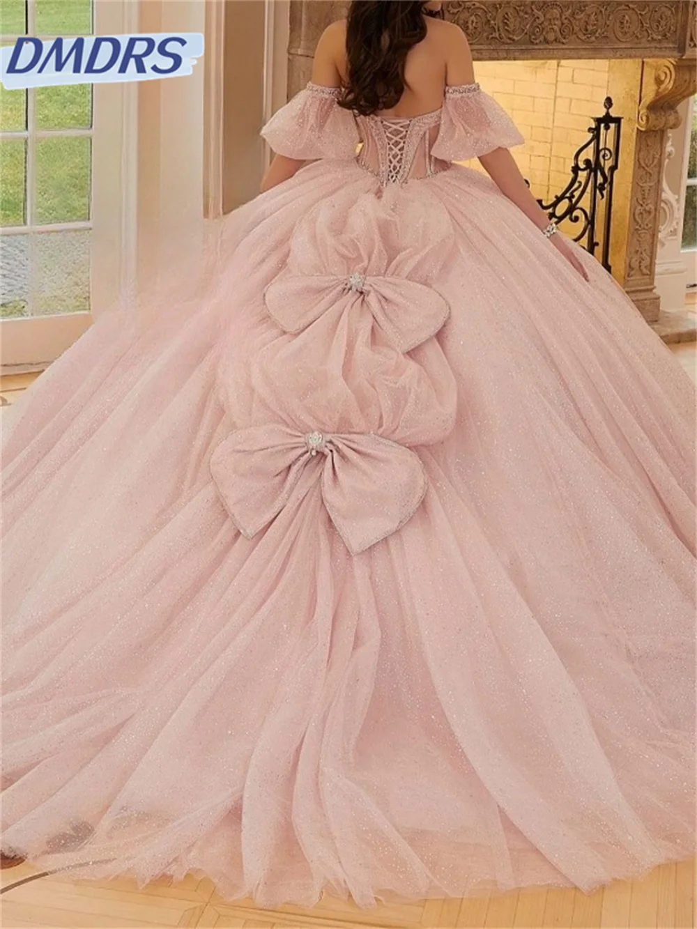 Vestido de quinceañera de princesa brillante, vestido elegante rosa con cuentas de cristal y hombros descubiertos, corsé dulce 16