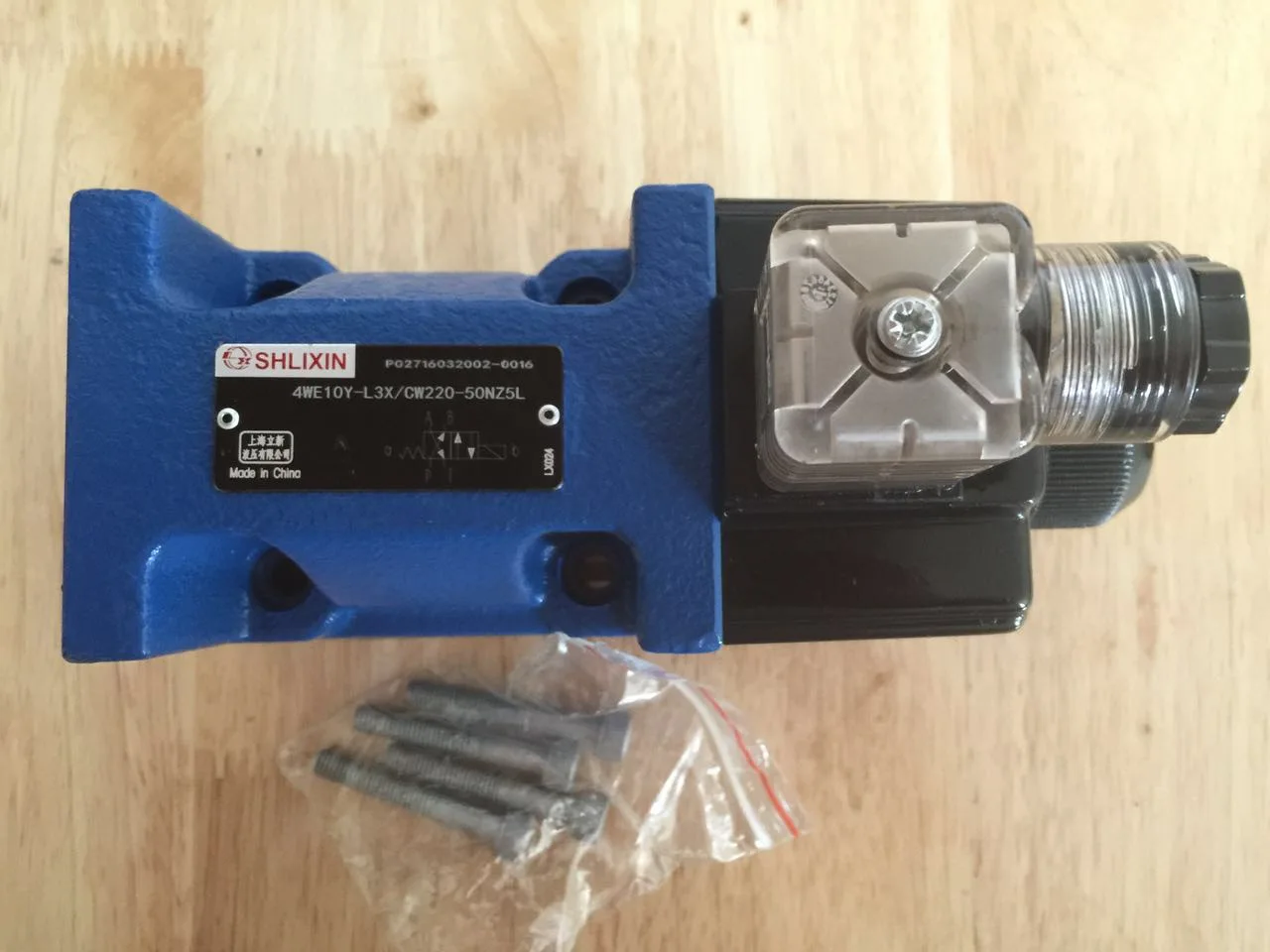 NEW SHLIXIN Solenoid directional valve 4WE10D-L3X/CG24NZ5L 4WE10D-L3X/CW220-50NZ5L 4WE10Y-L3X/CG24NZ5L 4WE10Y-L3X/CW220-50NZ5L