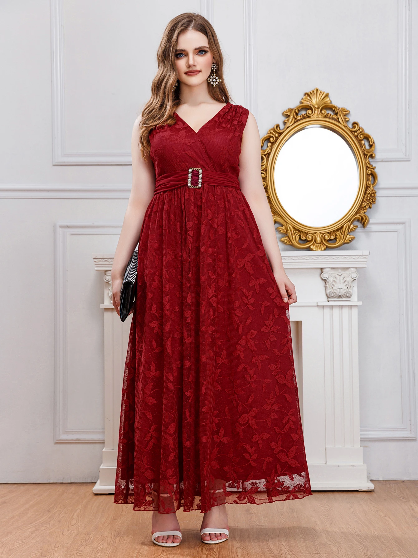 

Wow! Plus Size V-Neck Lace Secret – Elegant Long Bridal Dress! Slimming Magic for Curvy Bridesmaids!
